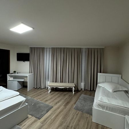Conacul Pestera Ursilor Chiscau Exterior foto