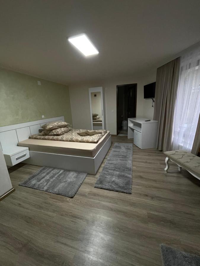 Conacul Pestera Ursilor Chiscau Exterior foto