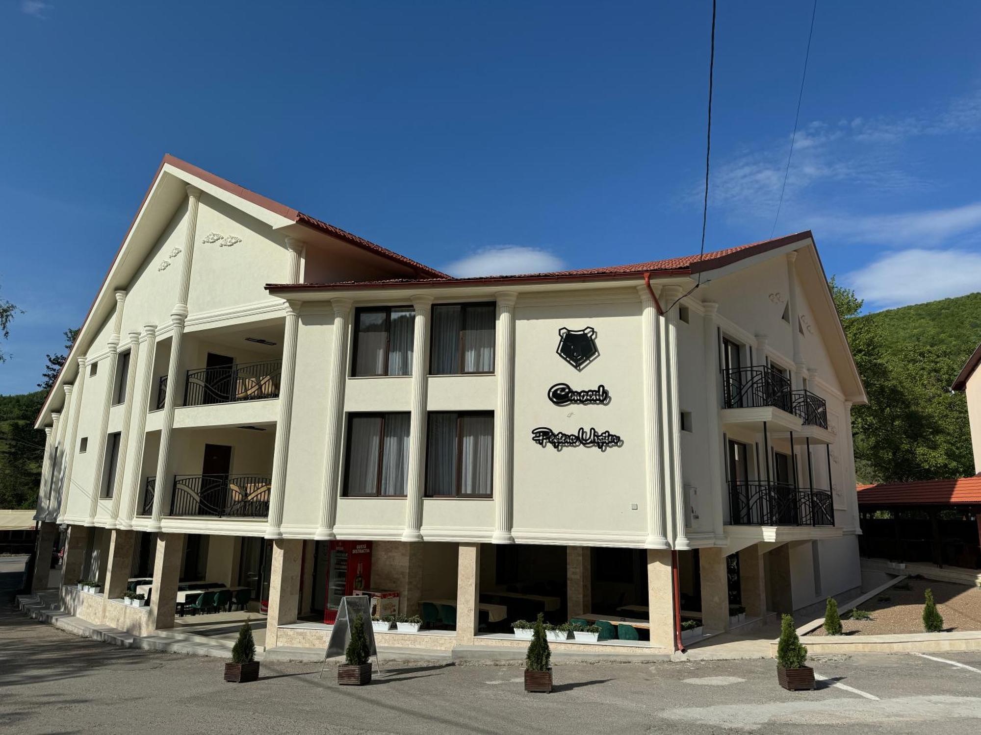 Conacul Pestera Ursilor Chiscau Exterior foto